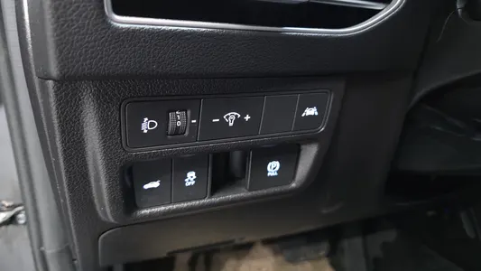 Hyundai (DN8) 2.0 LPG() 2021 27