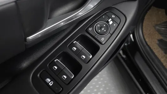 Hyundai (DN8) 2.0 LPG() 2021 29