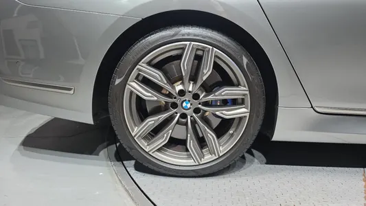 BMW 7 Series (G11) M760Li xDrive 2020 5
