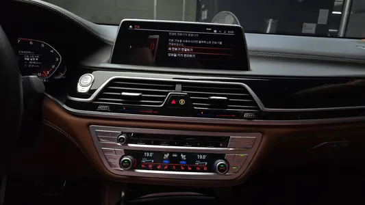 BMW 7 Series (G11) M760Li xDrive 2020 14
