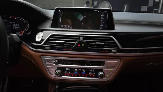 BMW 7 Series (G11) M760Li xDrive 2020 17