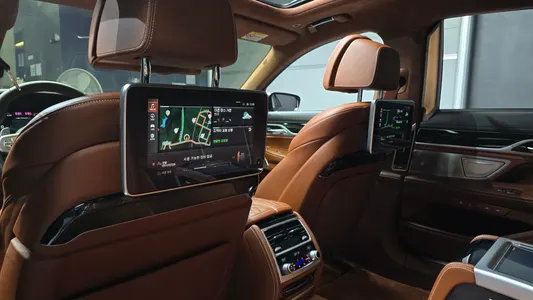 BMW 7 Series (G11) M760Li xDrive 2020 18