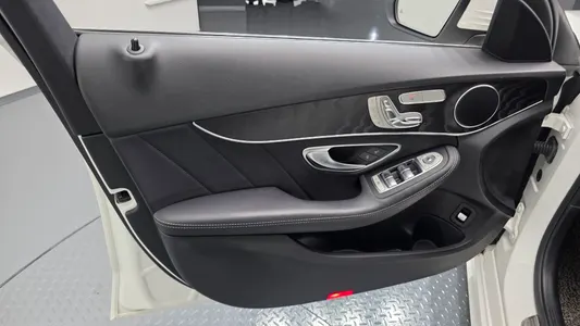 Mercedes-Benz C-Class W205 C220 d 4MATIC AMG Line 2019 24