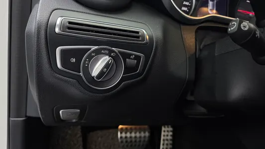 Mercedes-Benz C-Class W205 C220 d 4MATIC AMG Line 2019 27