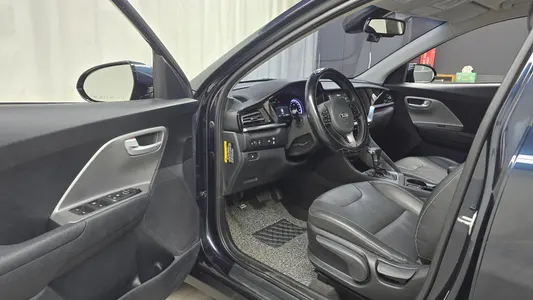 Kia 니로 1.6 HEV 2020 10