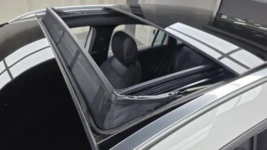 Mercedes-Benz EQA H243 EQA250 AMG 2025 18