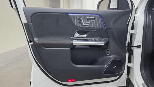 Mercedes-Benz EQA H243 EQA250 AMG 2025 24