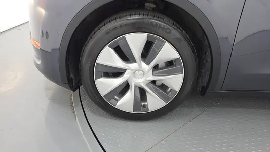 Tesla Y RWD 2021 5