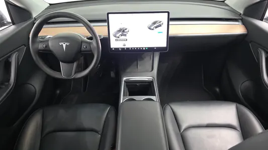 Tesla Y RWD 2021 7
