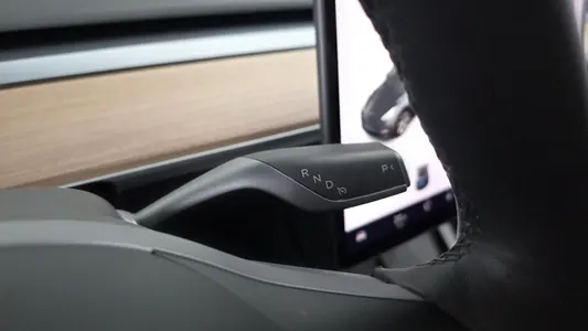 Tesla Y RWD 2021 9