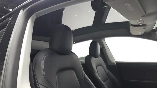 Tesla Y RWD 2021 18