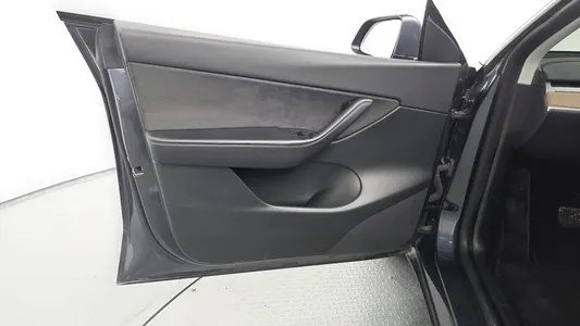 Tesla Y RWD 2021 24