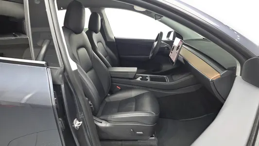 Tesla Y RWD 2021 26