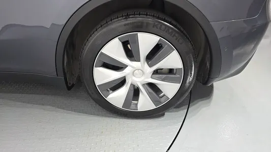 Tesla Y RWD 2021 21