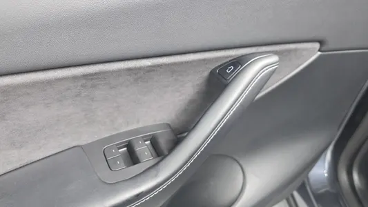 Tesla Y RWD 2021 28