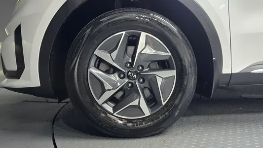 Kia 4 HEV 1.6 2WD 2020 5