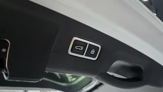 Kia 4 HEV 1.6 2WD 2020 18