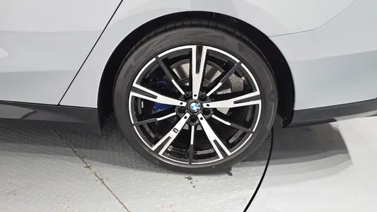 BMW 5 Series (G60) 530i xDrive M 2026 21