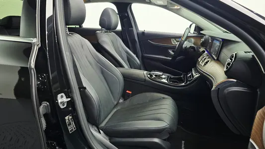 Mercedes-Benz E-Class W213 E300 4MATIC 2020 26