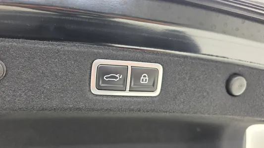 Hyundai (GN7) 2.5 2WD 2023 17