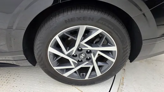 Hyundai (GN7) 2.5 2WD 2023 21