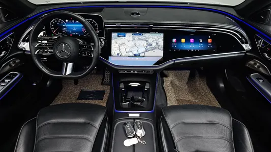 Mercedes-Benz E-Class W214 E300 4MATIC AMG Line 2024 6