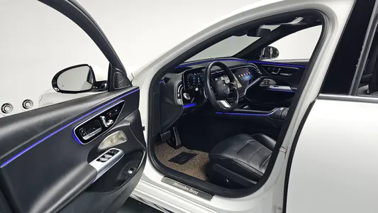 Mercedes-Benz E-Class W214 E300 4MATIC AMG Line 2024 9