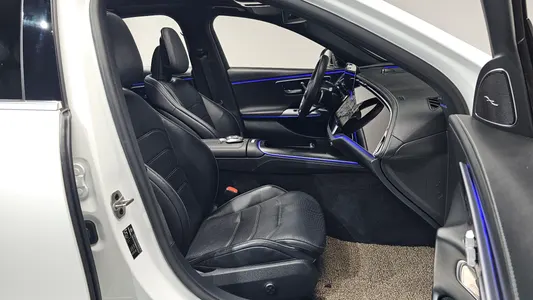 Mercedes-Benz E-Class W214 E300 4MATIC AMG Line 2024 26