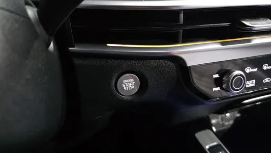 Kia 4 2.2 2WD 2023 44