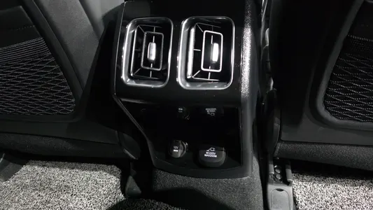 Kia 4 2.2 2WD 2023 38