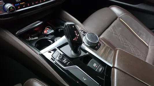 BMW 5 Series (G30) 520d 2019 9