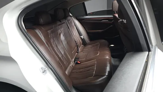 BMW 5 Series (G30) 520d 2019 12
