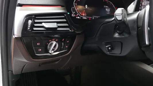 BMW 5 Series (G30) 520d 2019 19