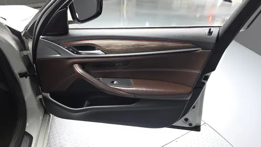 BMW 5 Series (G30) 520d 2019 24