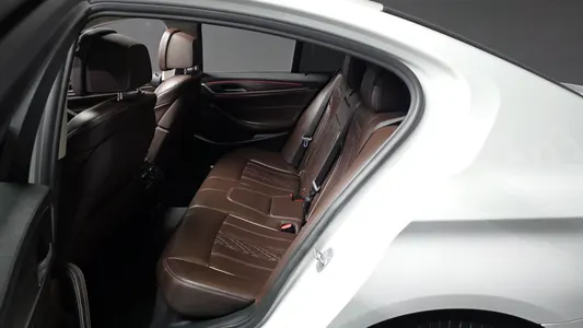 BMW 5 Series (G30) 520d 2019 26