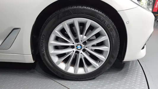 BMW 5 Series (G30) 520d 2019 21