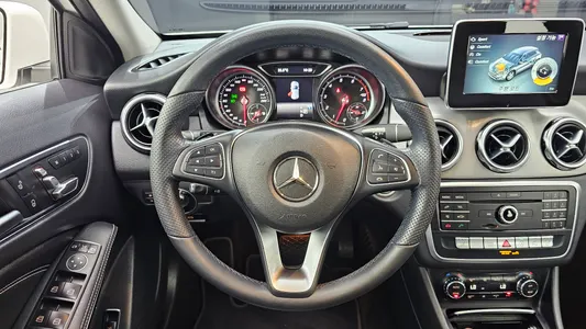Mercedes-Benz GLA-Class X156 GLA220 2019 13
