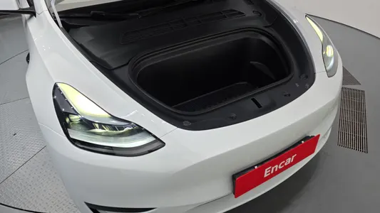 Tesla Y RWD 2024 6