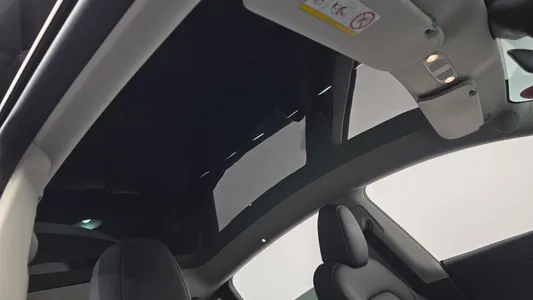 Tesla Y RWD 2024 19