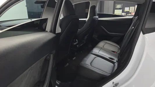 Tesla Y RWD 2024 26