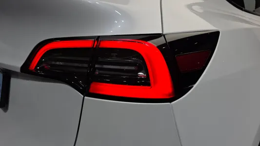 Tesla Y RWD 2024 23