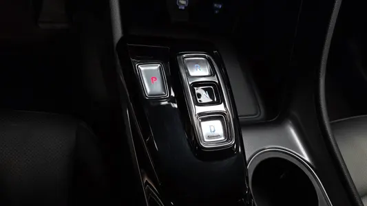 Hyundai (DN8) 2.0 LPG() 2020 8