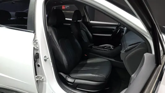 Hyundai (DN8) 2.0 LPG() 2020 10