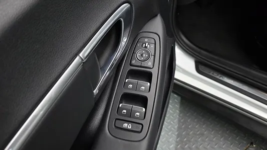 Hyundai (DN8) 2.0 LPG() 2020 17