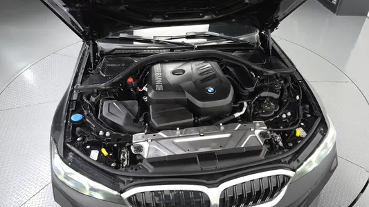 BMW 3 Series (G20) 320i 2025 6