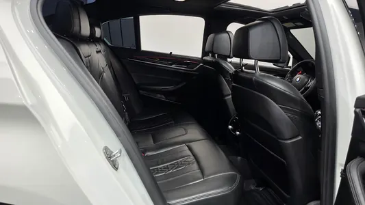 BMW 5 Series (G30) 530i xDrive M 2018 12