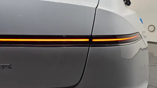 Hyundai (GN7) 2023 23