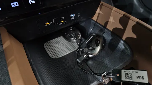Hyundai (GN7) 2023 41