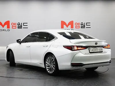 Lexus ES300h 7 2021 4