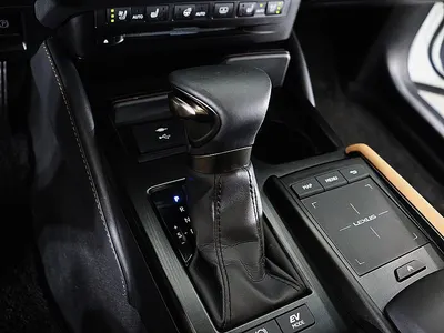 Lexus ES300h 7 2021 9